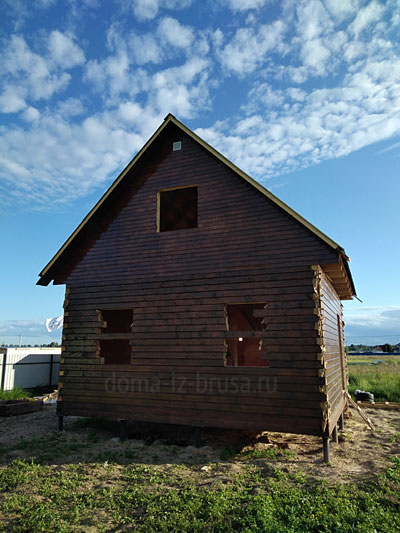 Фото 1. Сруб дома 6х6 м из профилированного бруса, построенный за счёт средств материнского капитала в Московской области.